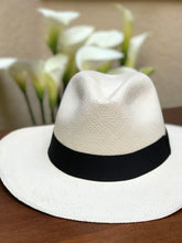 Cargar imagen en el visor de la galería, Panamà Hat cinta negra
